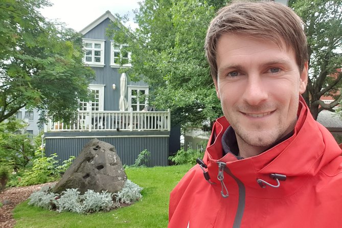 Reykjavík Small group Walking Tour - by CityWalk - Arnarholl Statue and Ingolfur Arnarson: First Settlers, Not Just Vikings