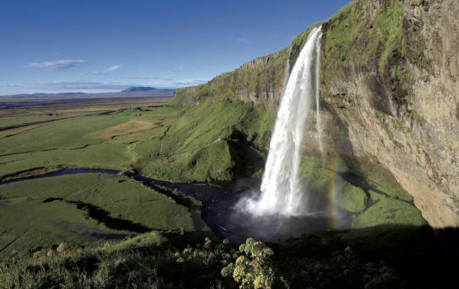 Reykjavik: South Coast Adventure Tour - Vík and lunch: using the hour wisely