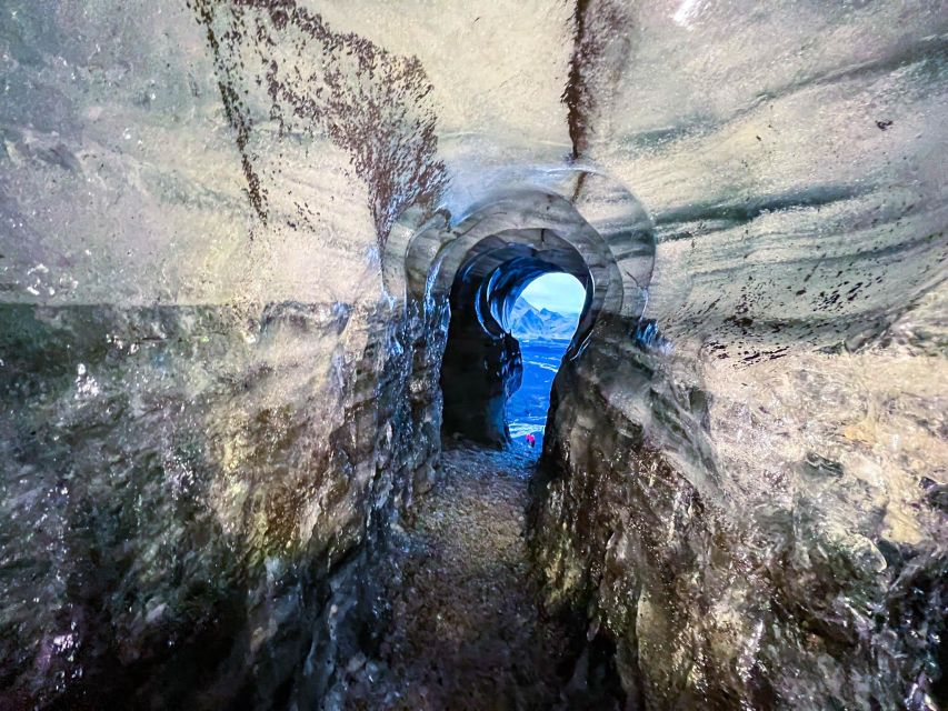 Reykjavik: South Coast and Katla Ice Cave Small Group Tour - Vikurfjara black sand beach, 30 minutes that you should use wisely