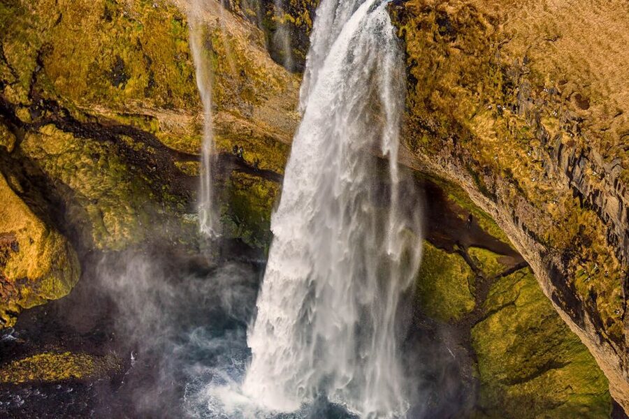 Reykjavik: South Coast, Diamond Beach, and Jökulsárlón Tour - Skógafoss: the waterfall stop that sells the power of Iceland