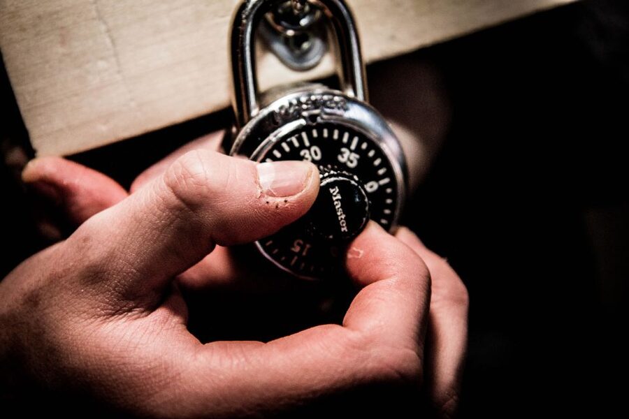 Reykjavik: The Bank Heist Escape Room Experience - How the 1-hour bank heist plays out inside the room