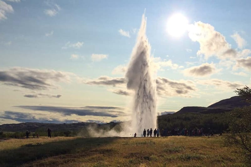 Reykjavik: The Golden Circle Full-Day Tour - Gullfoss Golden Falls: how to enjoy the canyon power