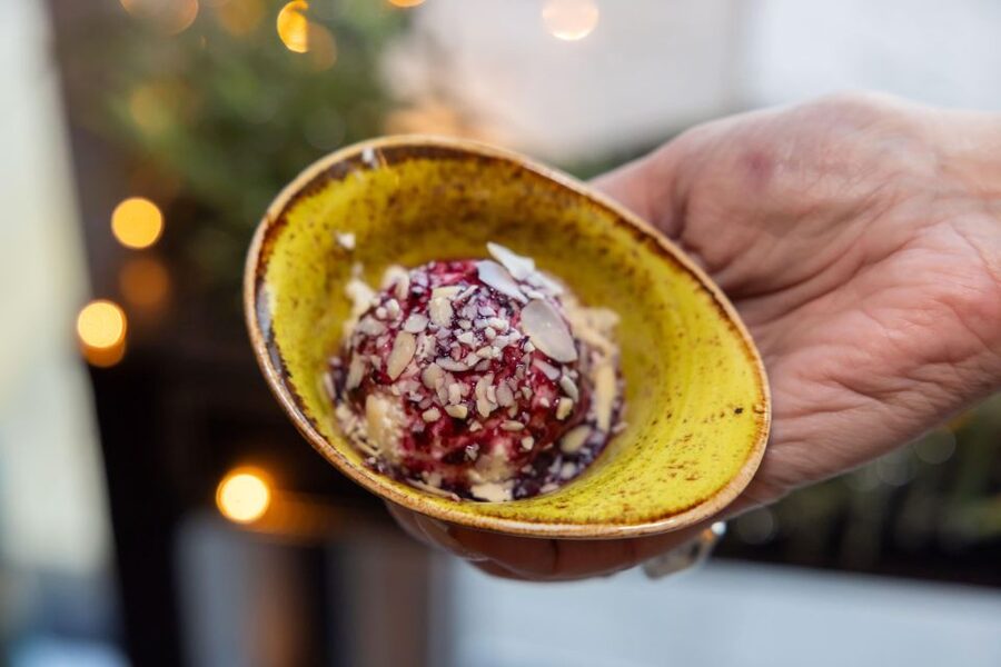 Reykjavik: The Icelandic Sweet Tooth Tour - Laugavegur Sightseeing: How Dessert Stops Fit Real Downtown Life
