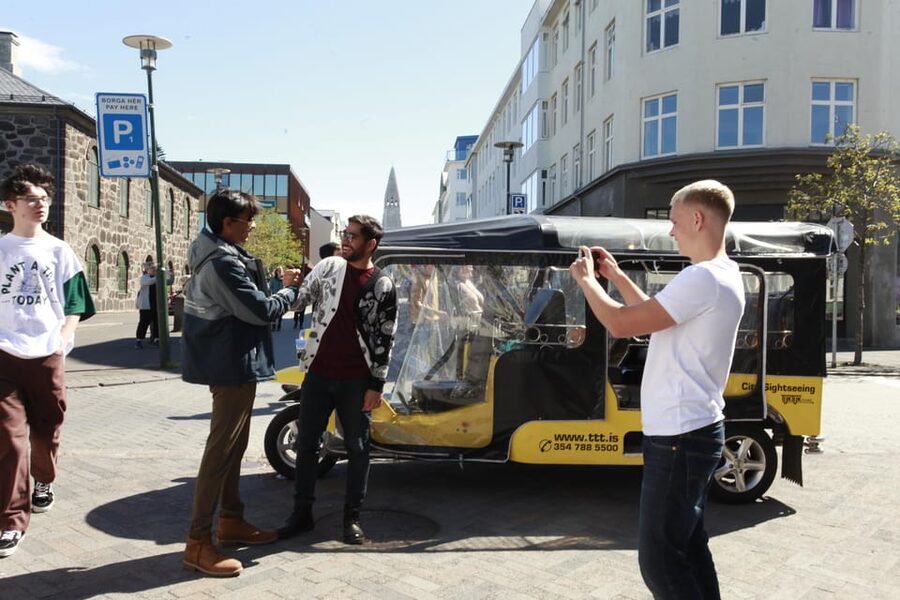 Reykjavík Tuk Tuk Tour - The 60-Minute Plan: Þúfa and Hallgrímskirkja With Short Stops