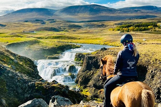Short Riding Tour with Eye-Catching Photos at Waterfall - Meeting at Hestasport Reception, Vegamót 560 Varmahlíð