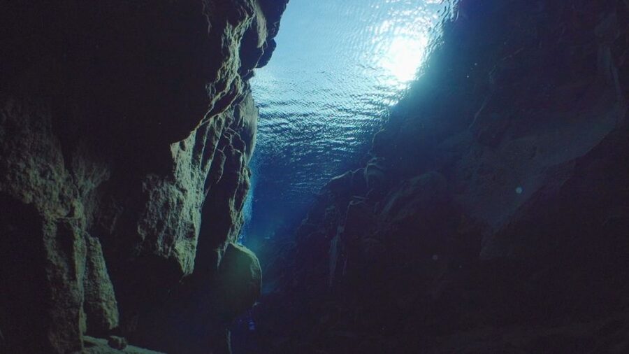 Silfra: Diving Between Tectonic Plates - 2 C water plus a dry suit: what the cold actually means