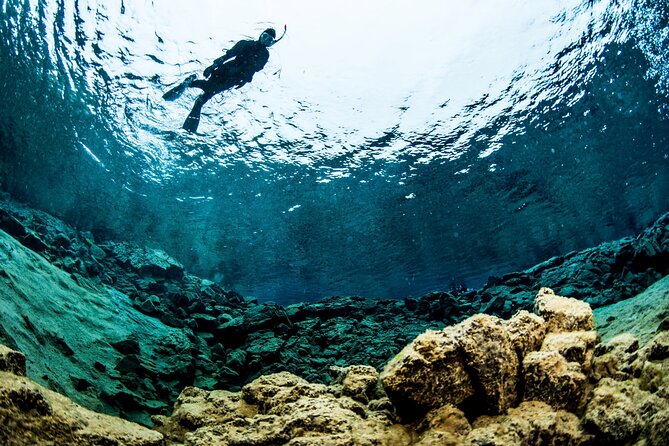 Silfra: Hot and Cold Snorkeling and Spa Tour - Self Drive - Why the small-group format pays off in cold water