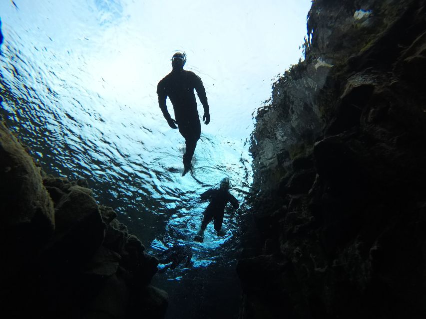 Silfra: Leidarendi Lava Caving & Snorkeling Tour with Photos - Leiðarendi lava tube caving, what 900 meters of lava really feels like