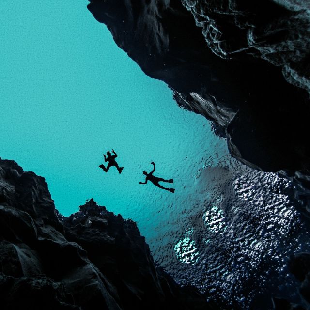 Silfra: Leidarendi Lava Caving & Snorkeling Tour with Photos - Guides in the mix, why local expertise matters here