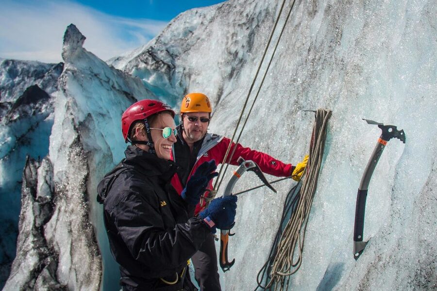 Skaftafell: Glacier Hike and Ice Climbing Guided Experience - Key things that make this ice climbing outing work