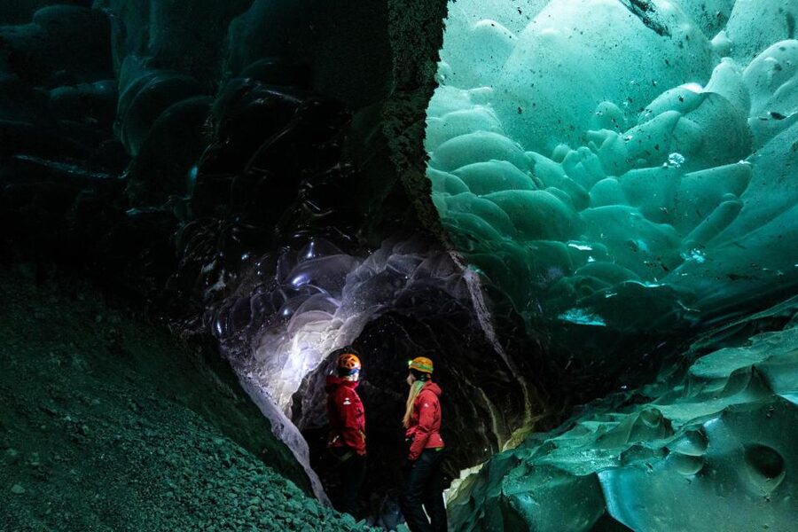 Skaftafell: Ice Cave Experience - What to bring and wear, so the cold does not ruin your day