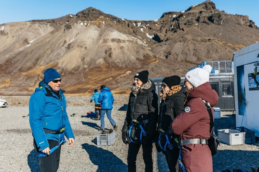 Skaftafell National Park: Falljokull Glacier Easy Hike - Guide Quality: The Difference Between Gear and Learning