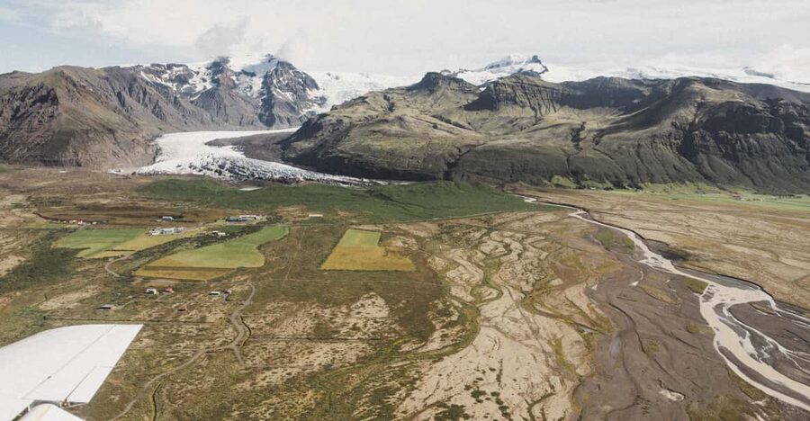 Skaftafell Nature Reserve: Highlights Scenic Airplane Tour - Check-in, pilot briefing, and what happens before takeoff
