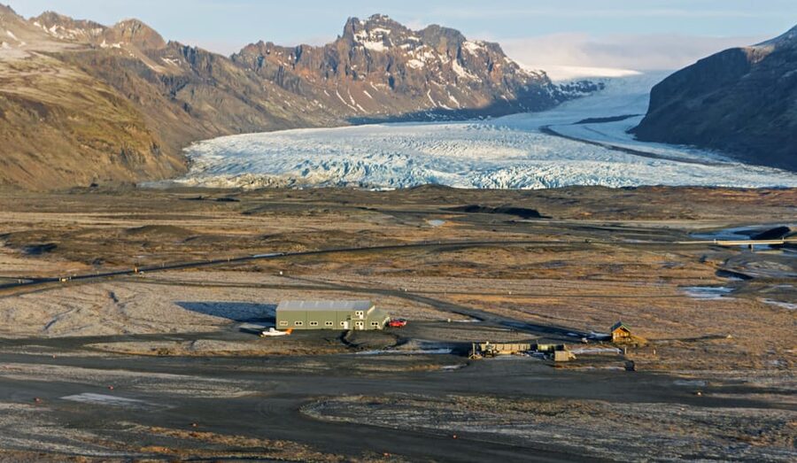 Skaftafell Nature Reserve: Highlights Scenic Airplane Tour - The 15-minute airborne itinerary, from black sand to glacier outlets