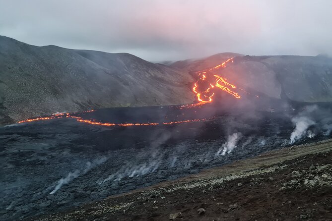 Small Group Volcano Hike with a Professional Geologist - Meet at Grænaborg, Then Head Out in an Air-Conditioned Van