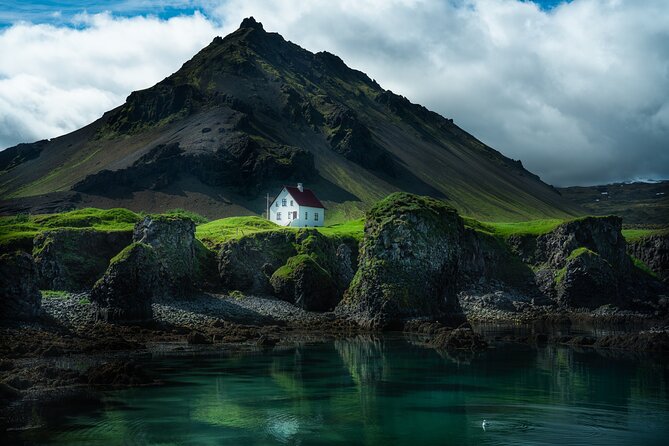 Snaefellsnes Peninsula Tour from Grundarfjordur Port - Kirkjufell Mountain and Kirkjufellsfoss: the classic Iceland photo stop