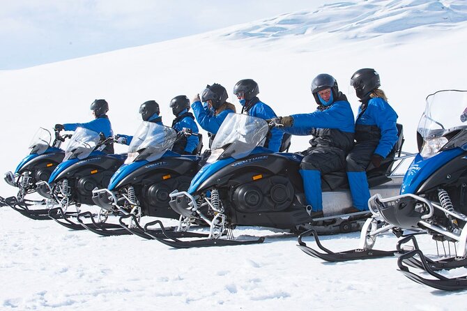 Snowmobile tour on Vatnajökull - Stop 3 at Jöklasel: glacier talk and the return down