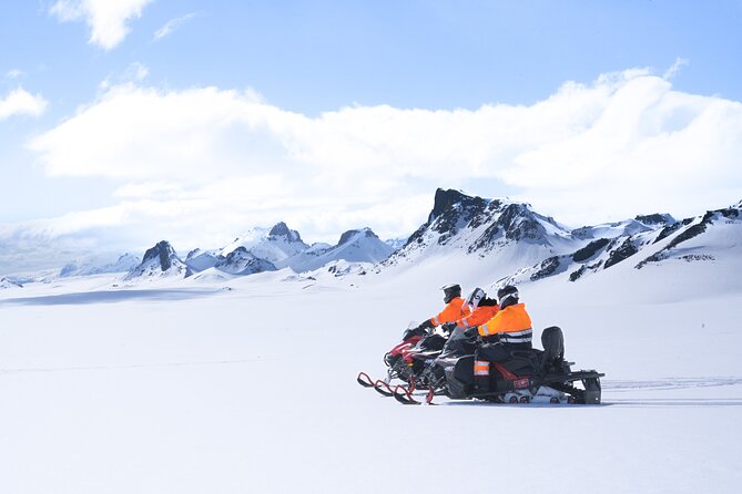 Snowmobiling on Langjökull Glacier from Geysir Area - Photo stop and driver swaps: best moment management