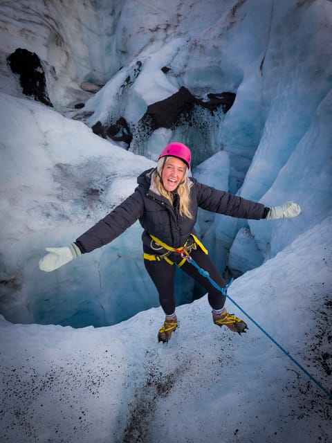 Sólheimajökull Glacier: Guided Hike with Equipment - Your 2.5-hour timeline, from parking lot to ice time