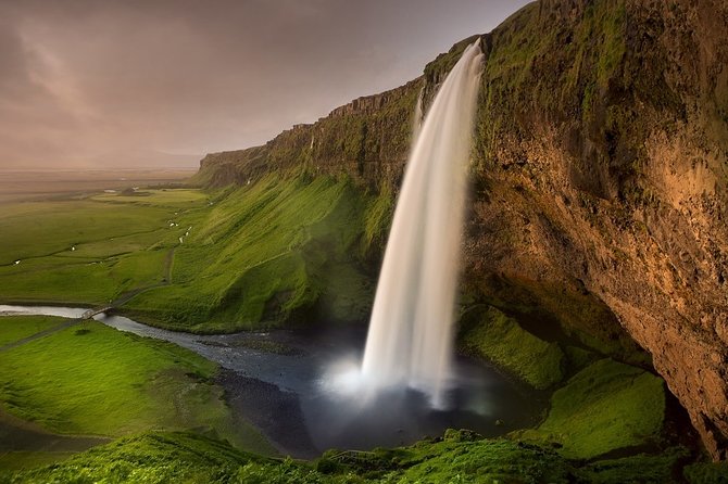 South Coast and Glacier Lagoon - Private - Stop 1: Seljalandsfoss and the Gljúfurbúi mini-walk