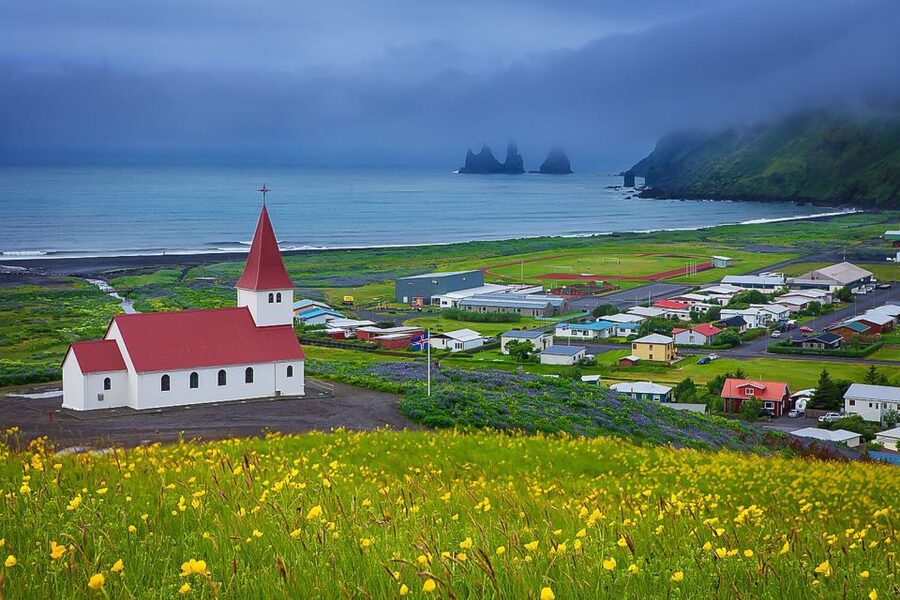 South Coast Classic: Full-Day Tour from Reykjavik - Seljalandsfoss, the walk-behind moment, and winter reality