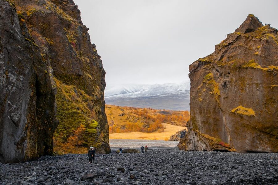 Super Jeep Private tour in Þórsmörk - Guide approach and language: what you can expect from the day’s instruction