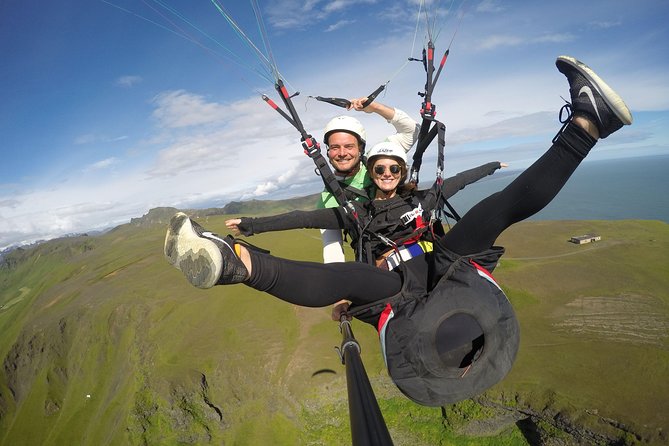 Tandem Paragliding Flights from Vik - Tandem paragliding over south Iceland, with the pilot doing the heavy lifting