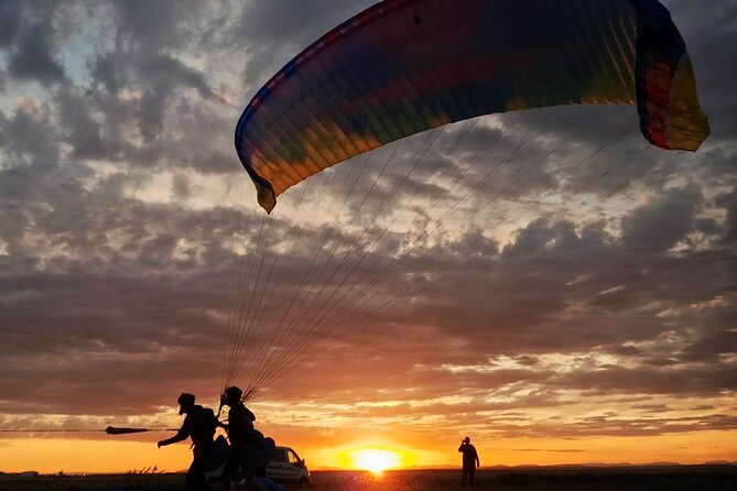 Tandem Paragliding over the Rugged Lava Fields at Blue Mountains - Key Points You Should Know Before You Go