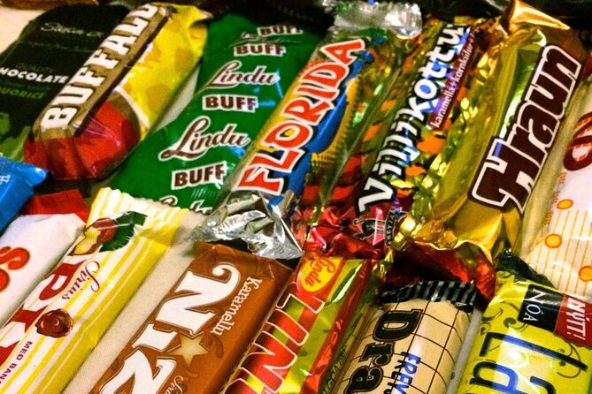 The Icelandic Sweet Tooth Tour - Start at Ingólfur Square: the two pillars and an easy first win