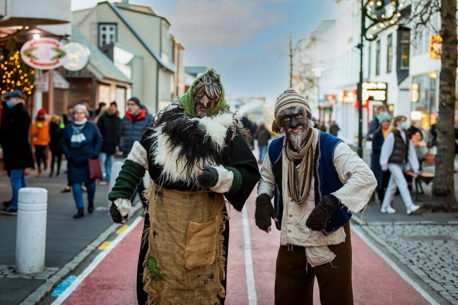 The Reykjavik Christmas Food Tour - Smoked lamb and leaf bread: why these two are the heart of the night