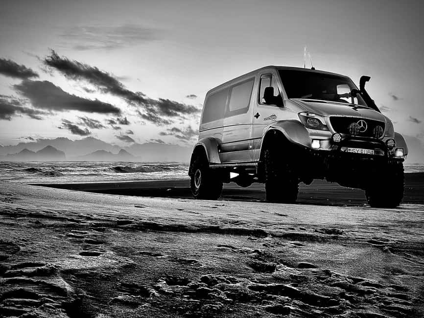 Þórsmörk by Super Jeep - Gígjökull glacier hike and the 2010 eruption story