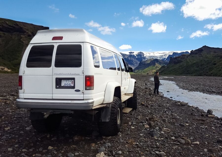 Þórsmörk by Super Jeep - Visiting an Eyjafjallajökull glacier tongue: what you should watch for