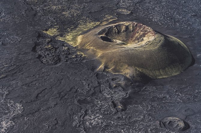 Ultimate Airplane Sightseeing Flight from Skaftafell - Grímsvötn: Ice-Covered Basaltic Volcano With High Eruption Frequency