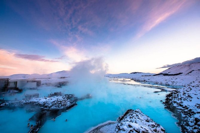 Unique bathing in an Icelandic hot springs at the Blue Lagoon - Silica mud and mineral masks, why they are more than an add-on