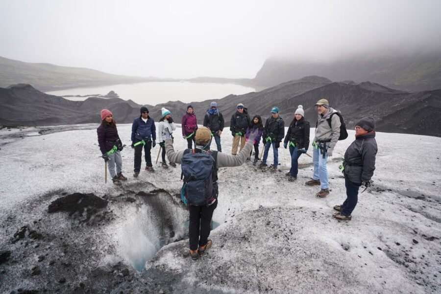 Vatnajökull: Short Glacier Encounter Walk with 4x4 Transfer - The 4x4 ride into the glacier valley
