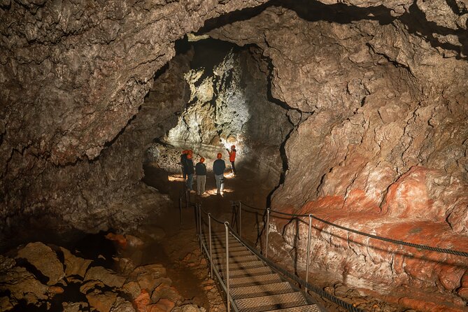 Vatnshellir Cave Tour - Gear and safety: the difference between a show and an actual cave walk